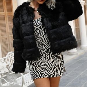 Lanshifei black faux fur cropped jacket size small